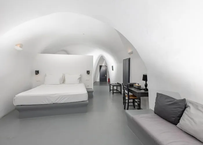 Grand Ambassador Santorini (adults Only) 5* Akrotírion