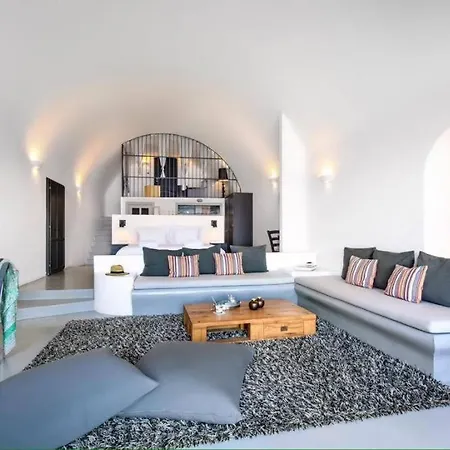 Grand Ambassador Santorini (adults Only) ホテル Akrotírion